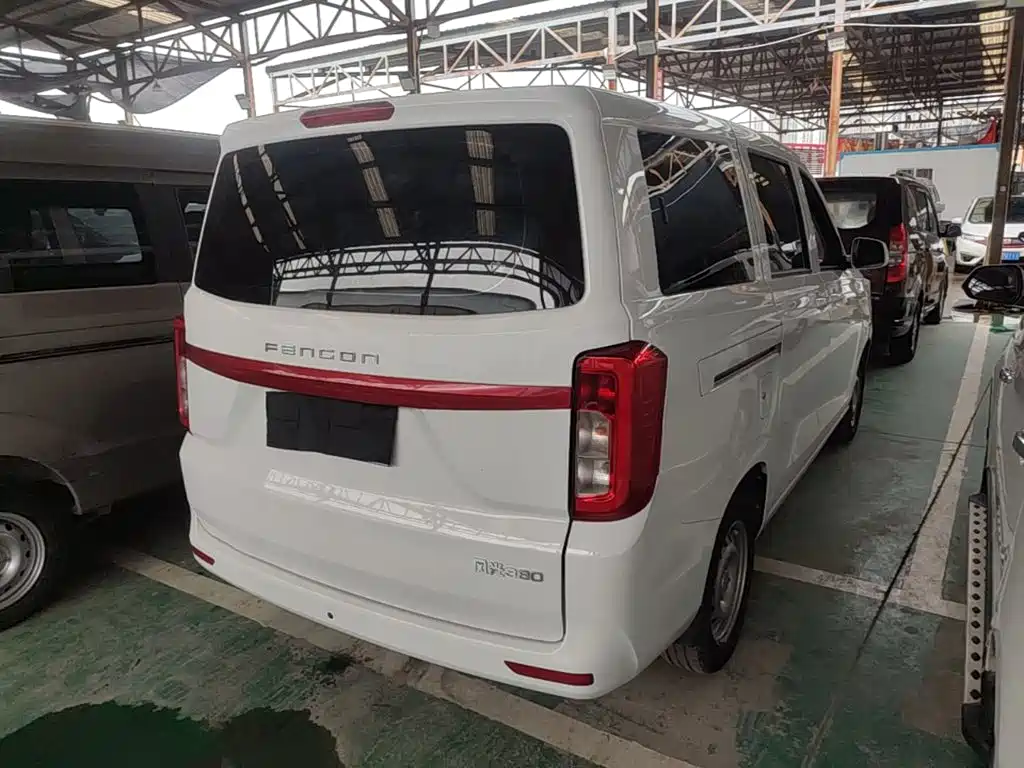 Dongfeng 380 2022 1.5L 7 мест
