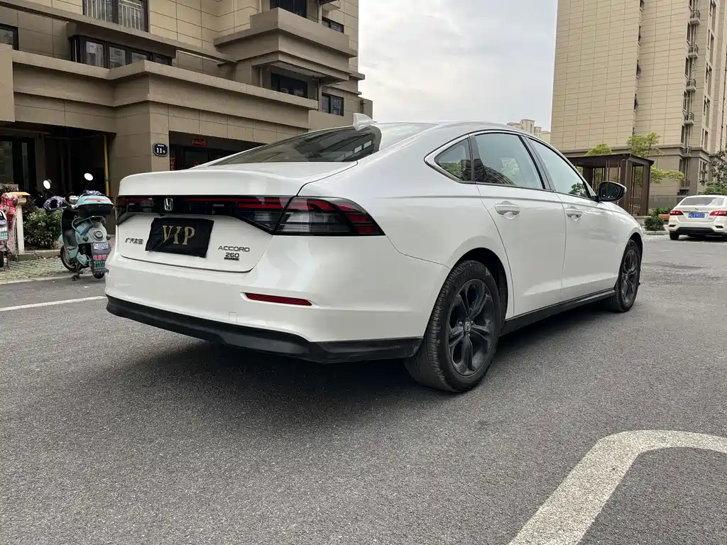 Honda Accord — миниатюра 11