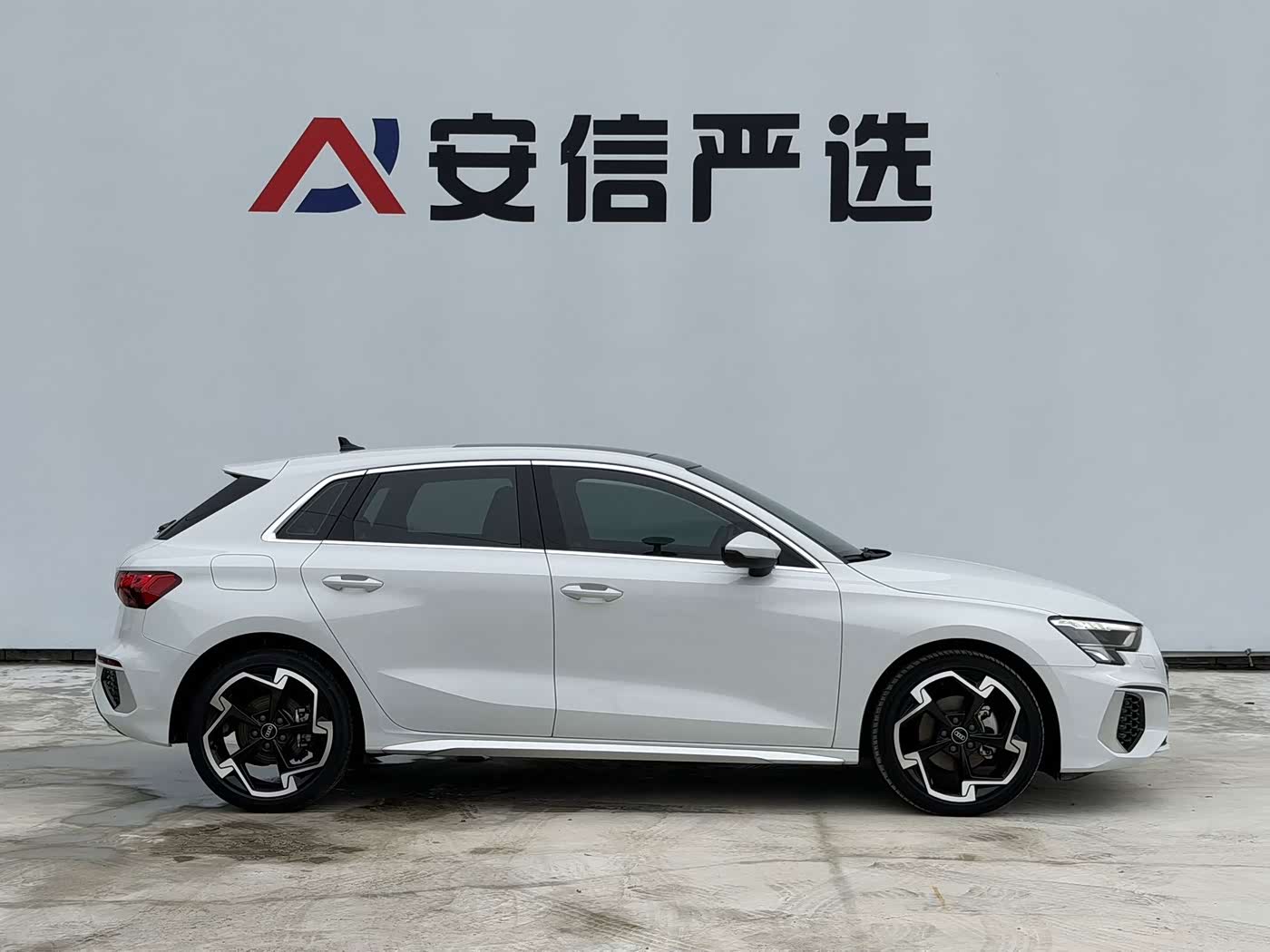Audi A3 1.4 л 2024 г. Белый, пробег 32000 км