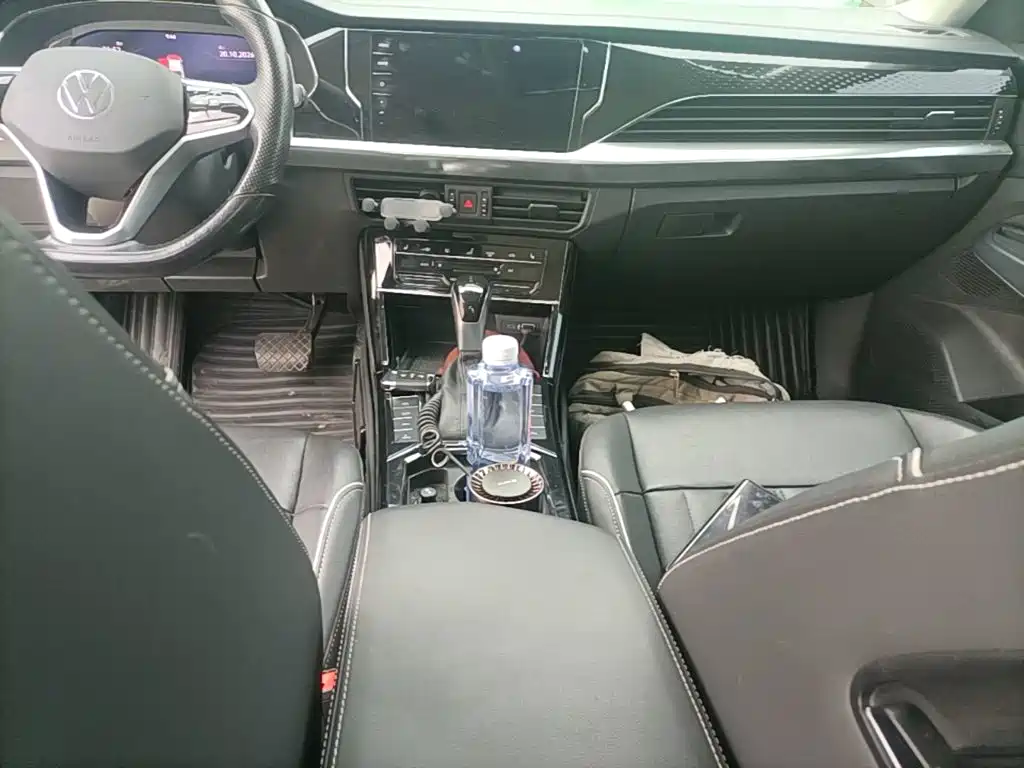 Volkswagen Passat PHEV — миниатюра 14