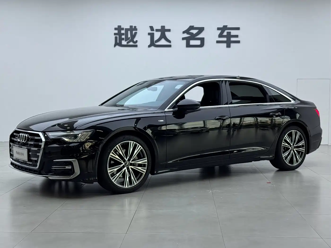 奥迪A6L 2023款 45 TFSI quattro 臻选动感型 2023