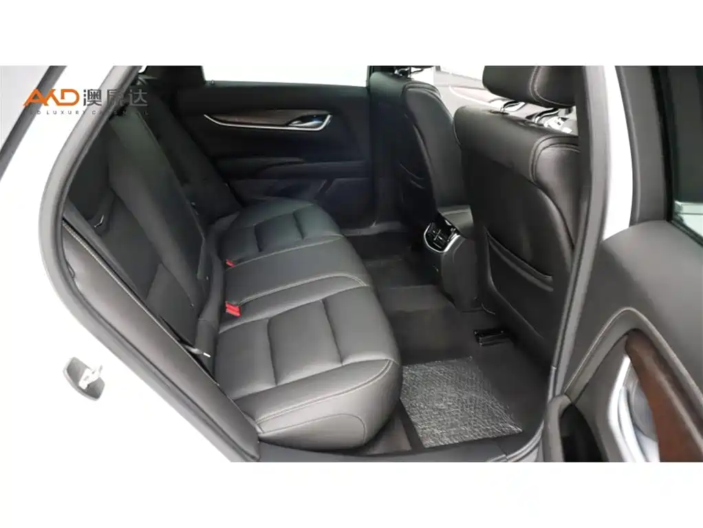Cadillac XTS — миниатюра 8