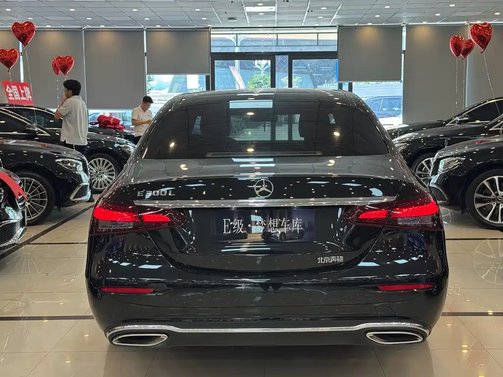 Mercedes-Benz E-Class — миниатюра 16