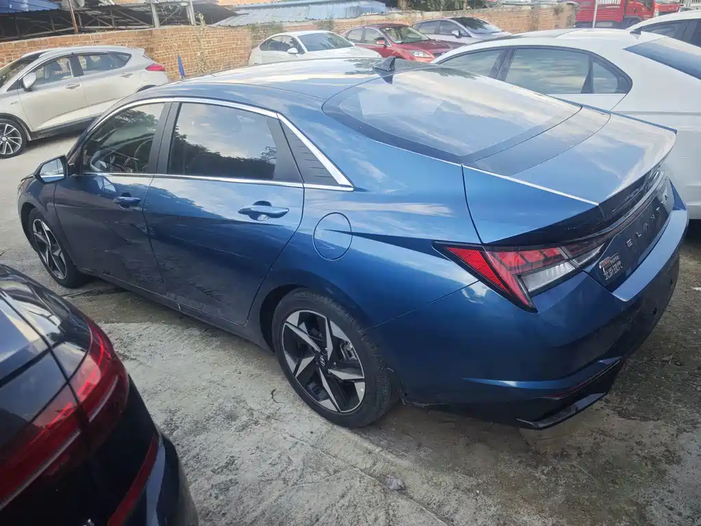 Hyundai Elantra — миниатюра 7