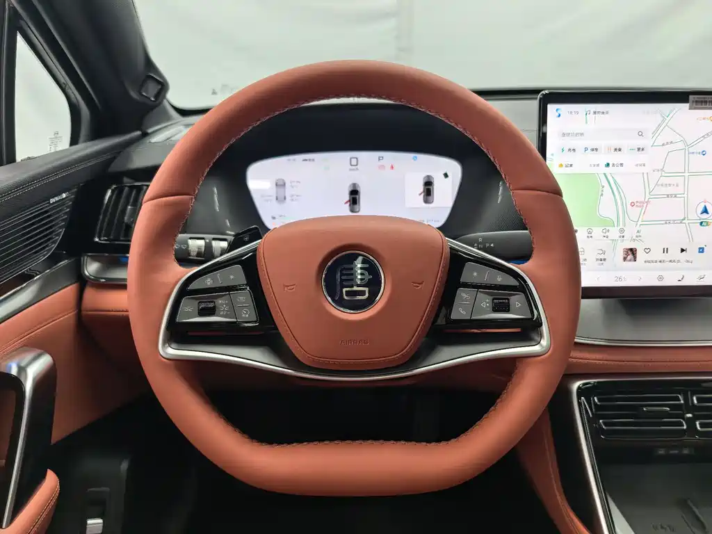 BYD Tang 2025 Smart Drive DM-i 175KM