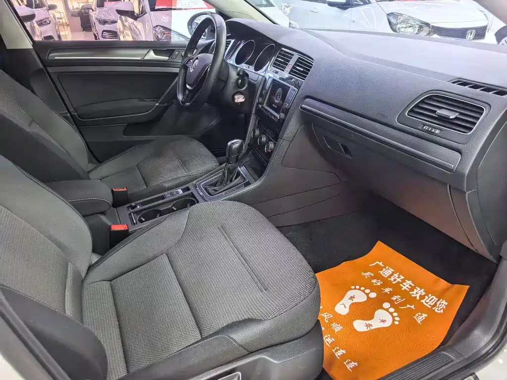 Volkswagen Golf — миниатюра 6