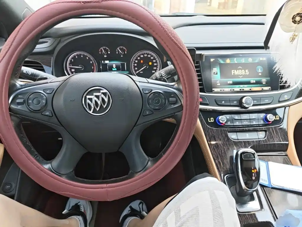 Buick LaCrosse — миниатюра 10