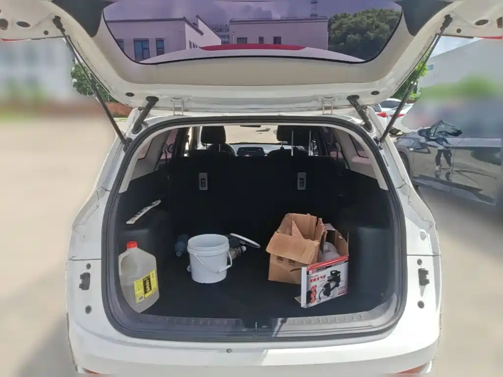 Baojun 310W — миниатюра 10