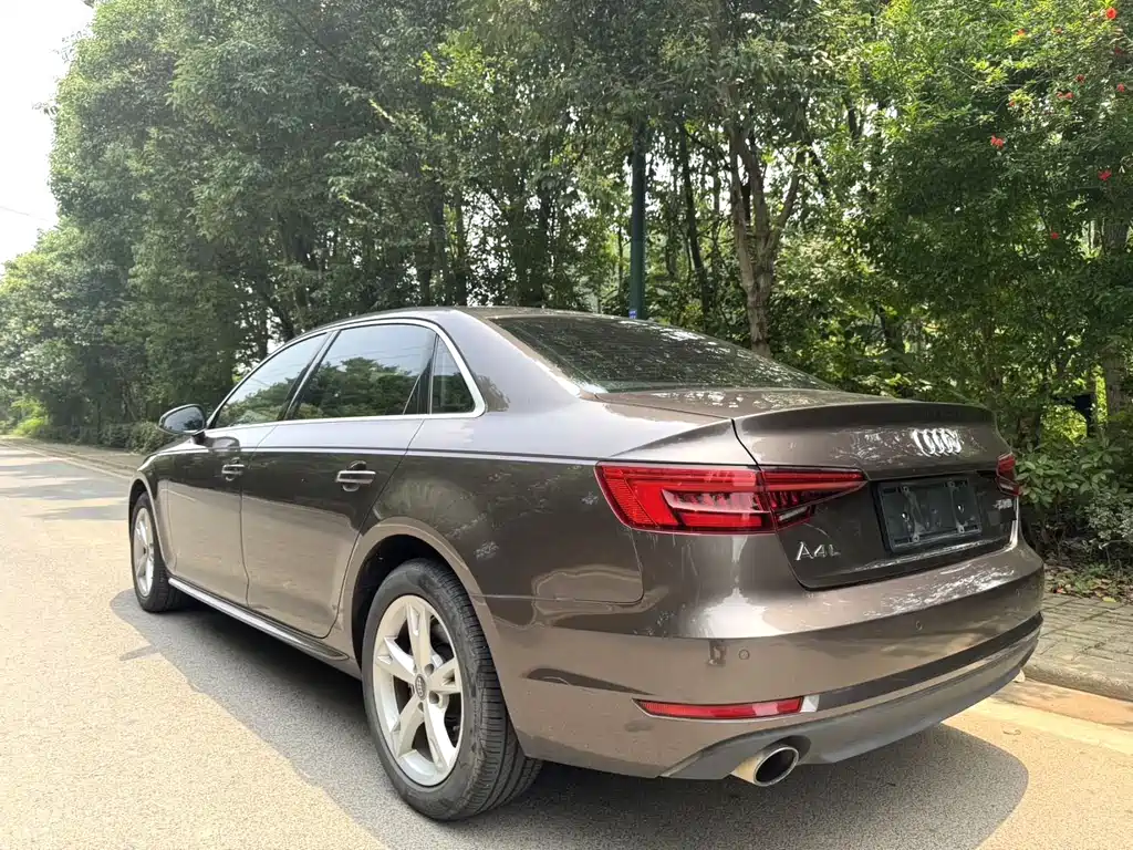 Audi A4L — миниатюра 4