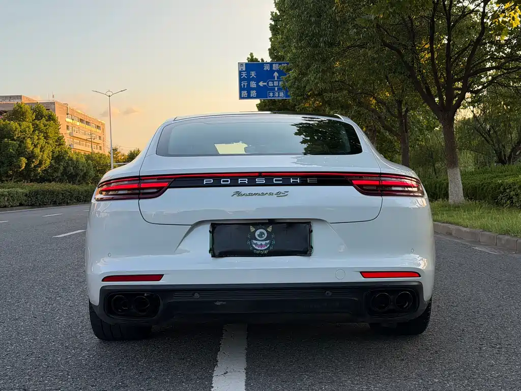 Porsche Panamera Hybrid — миниатюра 5