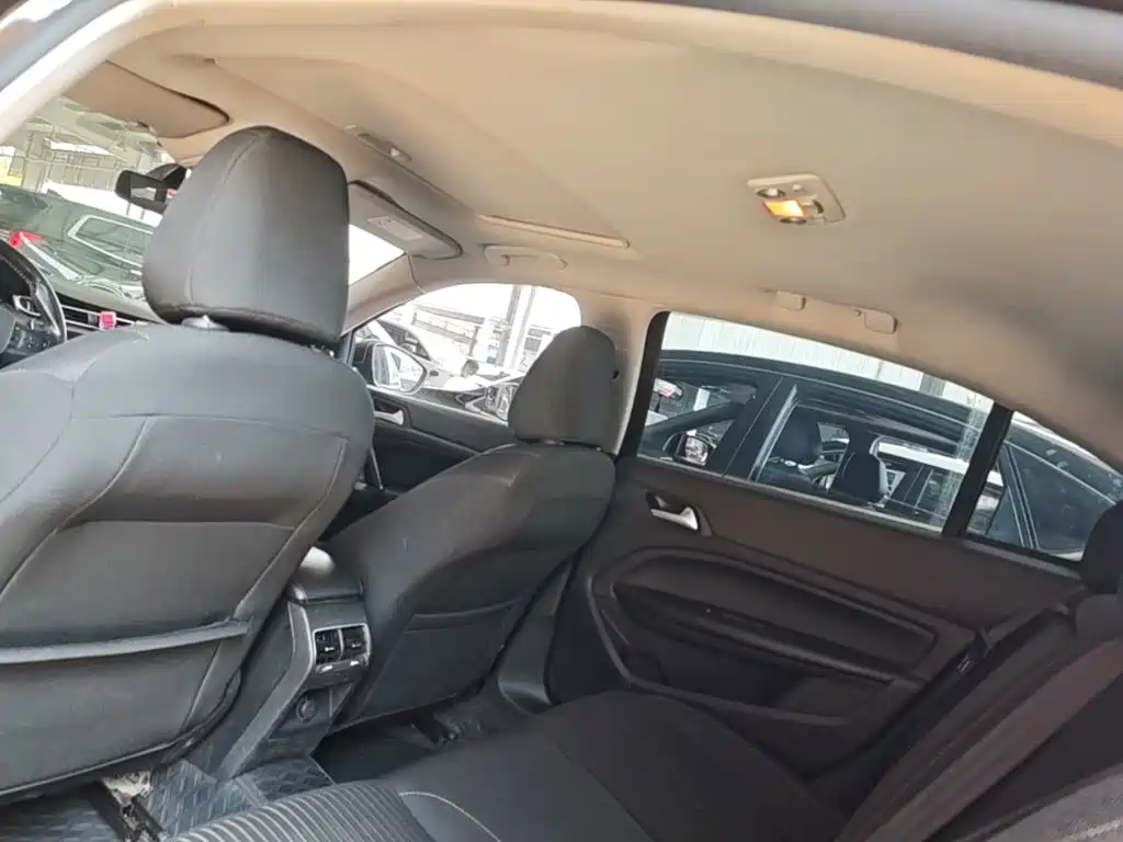 Peugeot 408 — миниатюра 18