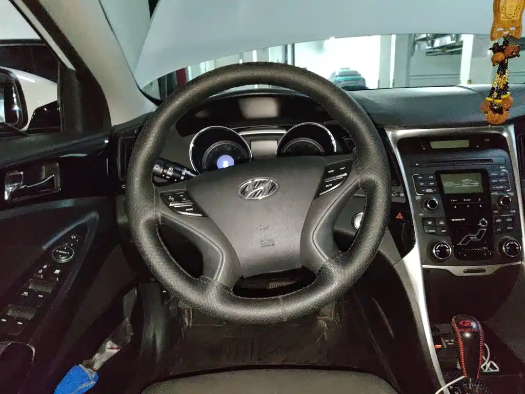 Hyundai Sonata — миниатюра 3