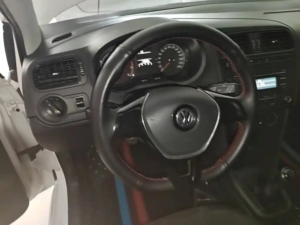 Volkswagen Polo — миниатюра 11