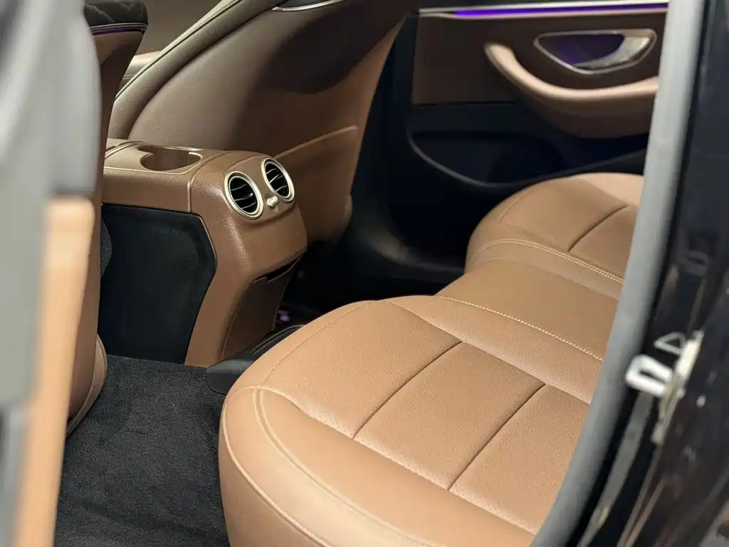 Mercedes-Benz E-Class — миниатюра 13