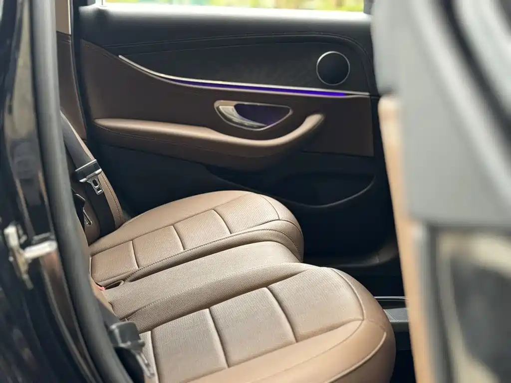 Mercedes-Benz E-Class — миниатюра 14