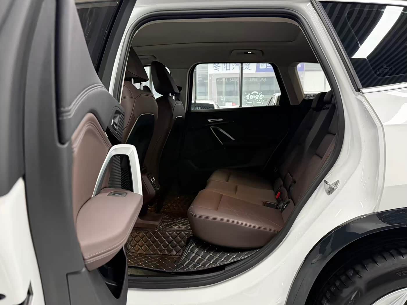BMW X1 1.5 л 2023 г. Белый, пробег 14000 км