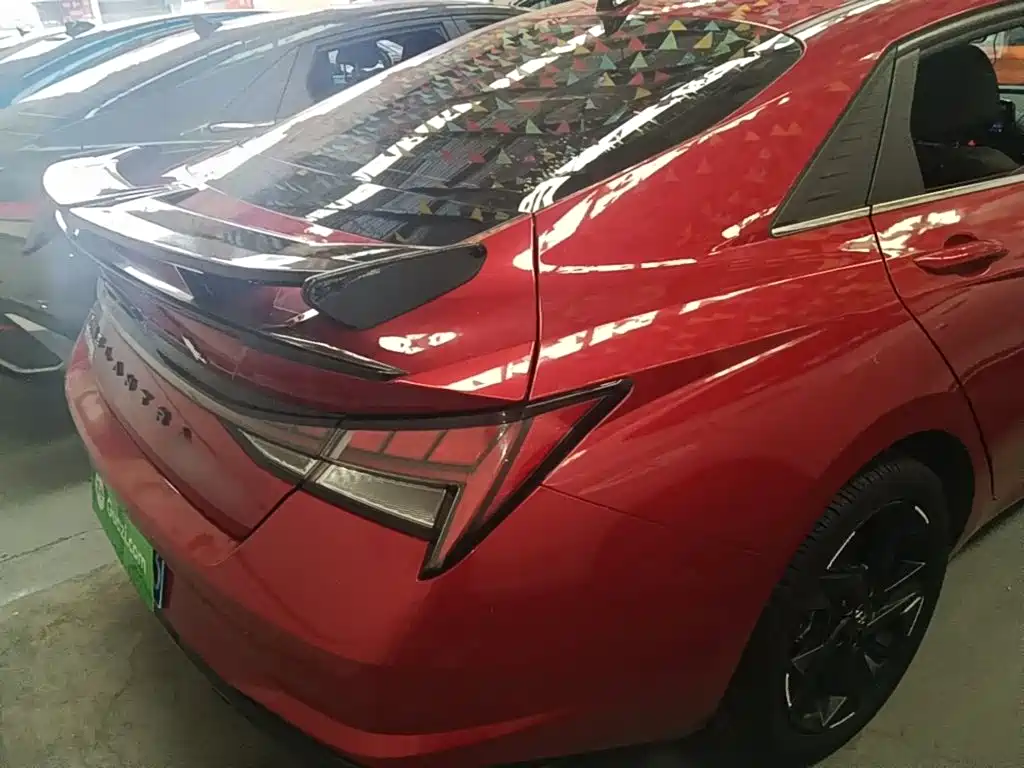 Hyundai Elantra — миниатюра 6
