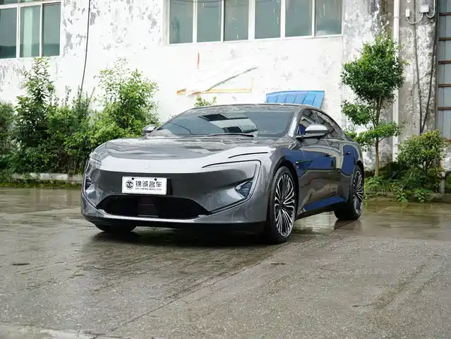2024 Avatr 12
