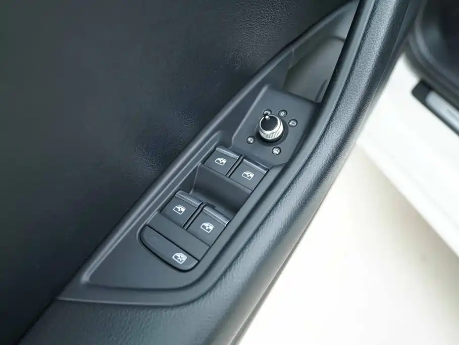 Audi A4L — миниатюра 11