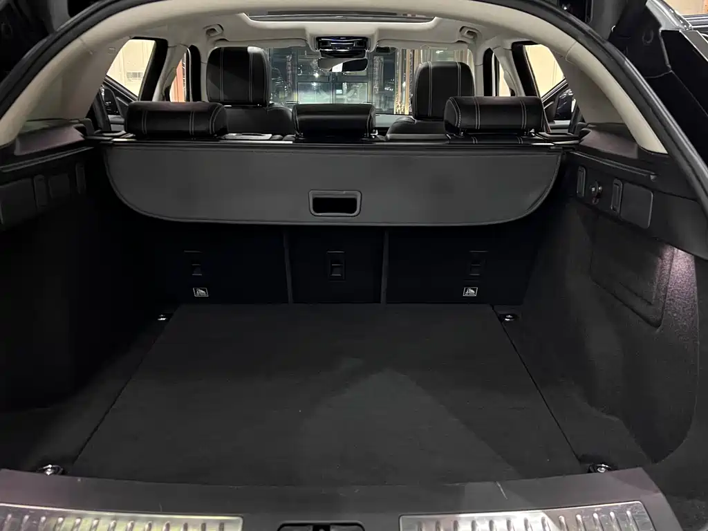 Land Rover Velar — миниатюра 14
