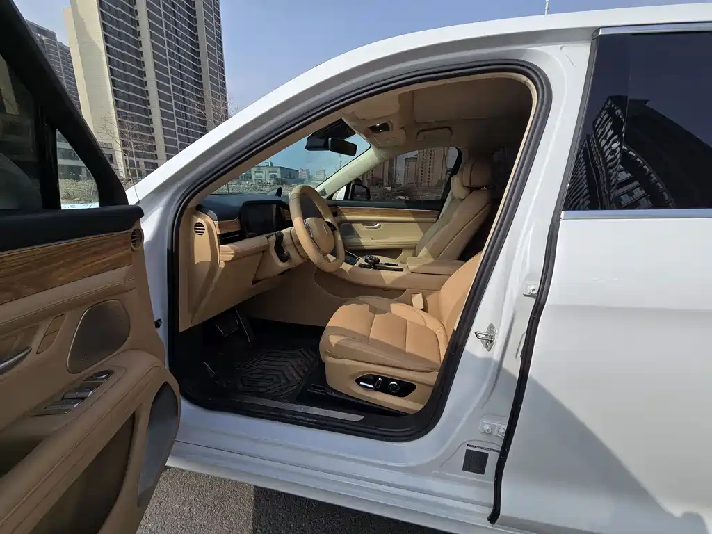 AITO ASK THE WORLD M5