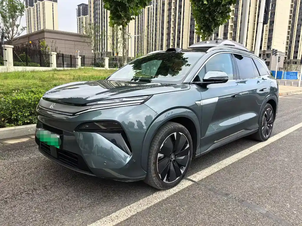 BYD Tang L