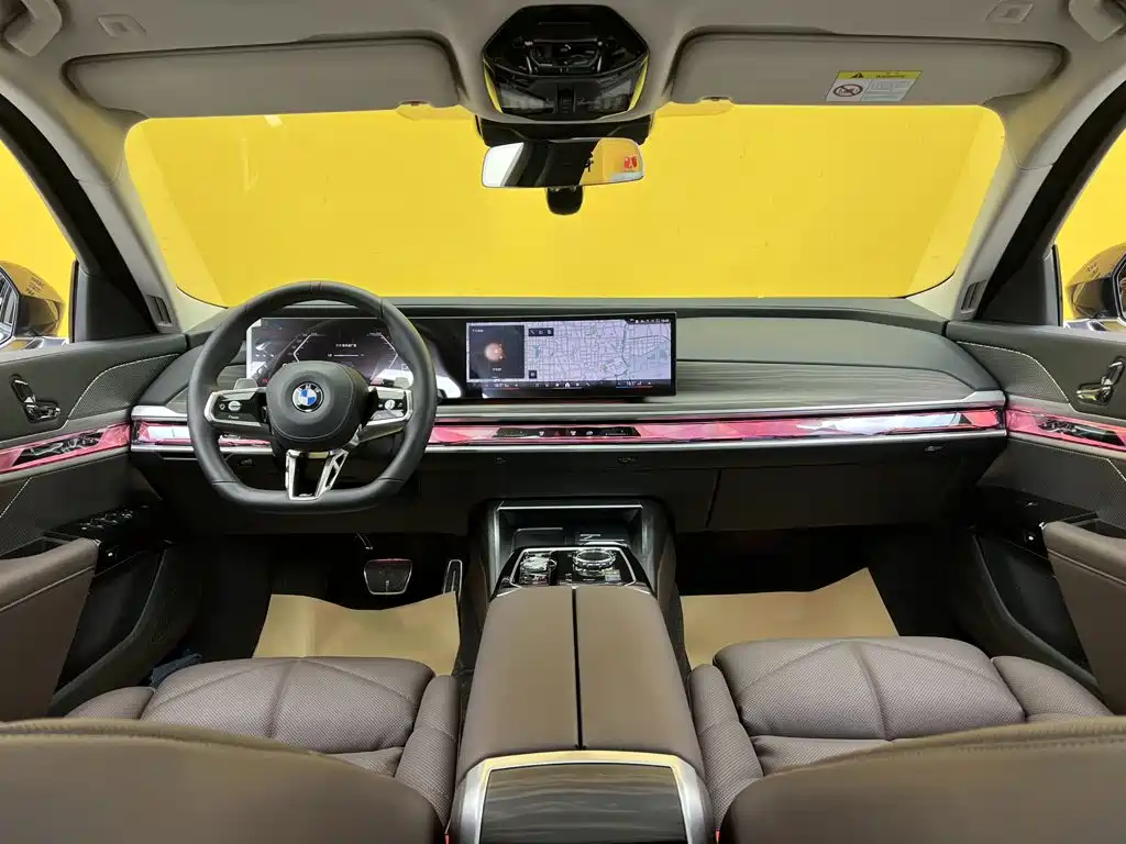 BMW 7 Series — миниатюра 14