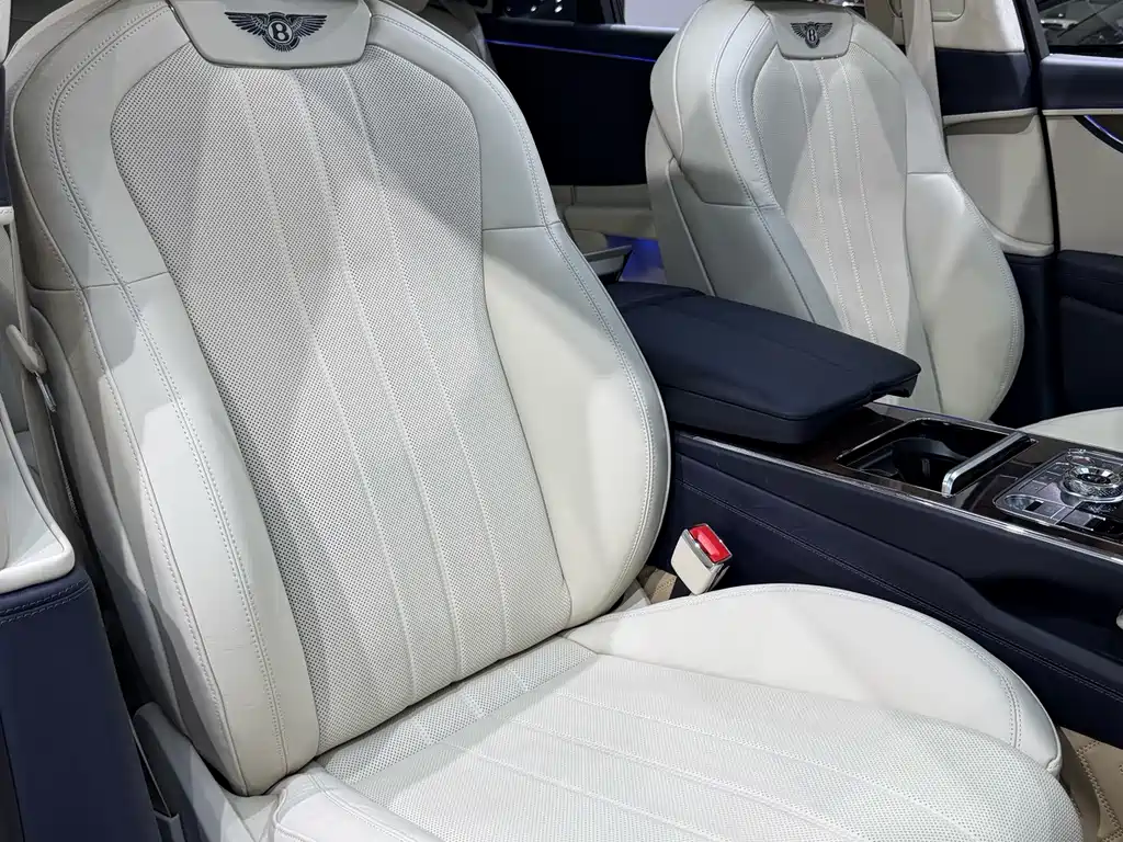 Bentley Flying Spur PHEV — миниатюра 11