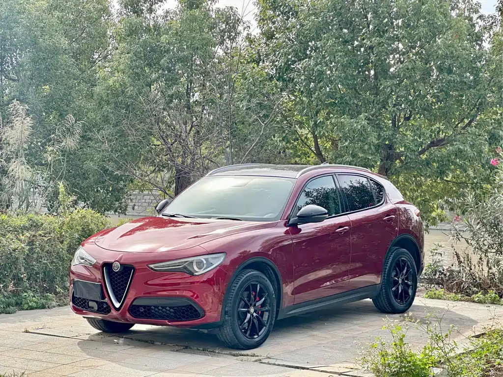 Alfa Romeo Stelvio 2017