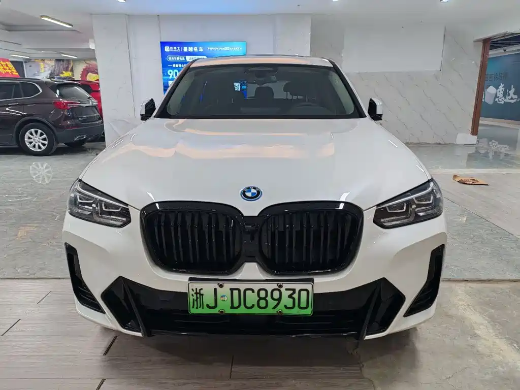 BMW IX3
