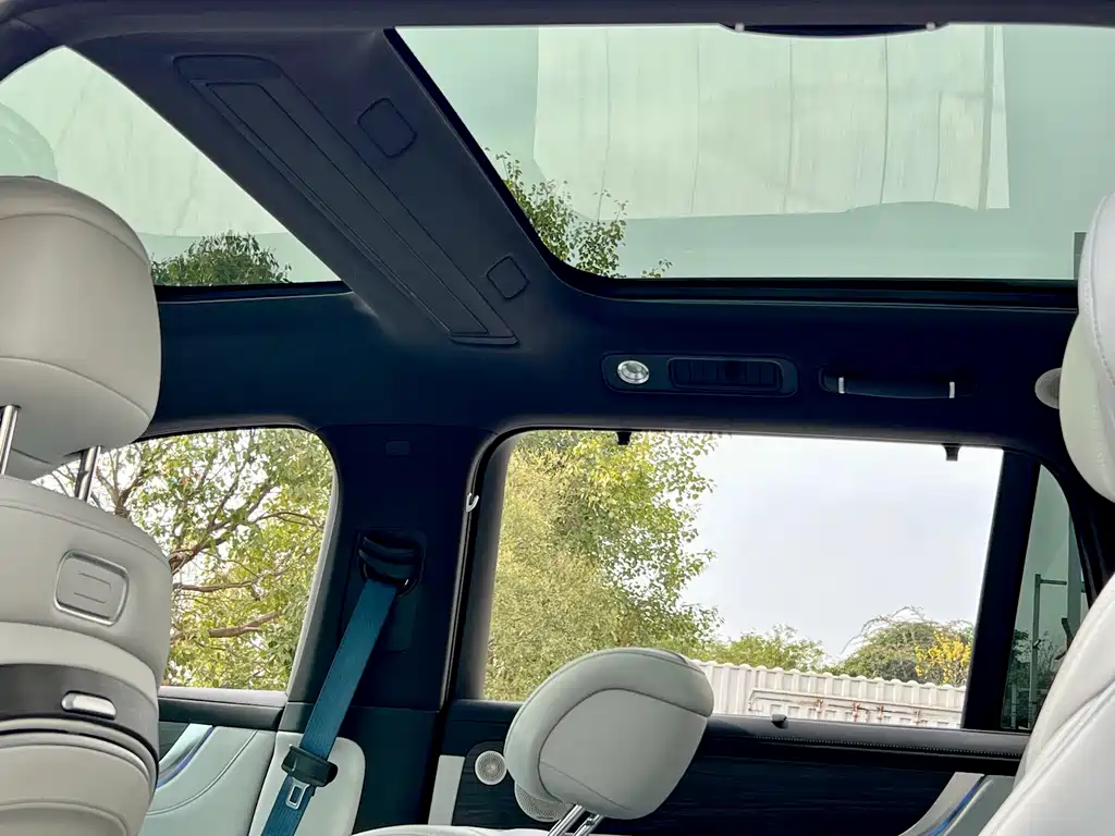 AITO ASK THE WORLD M9