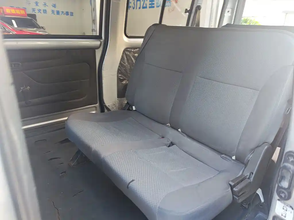 Wuling Rongguang — миниатюра 9