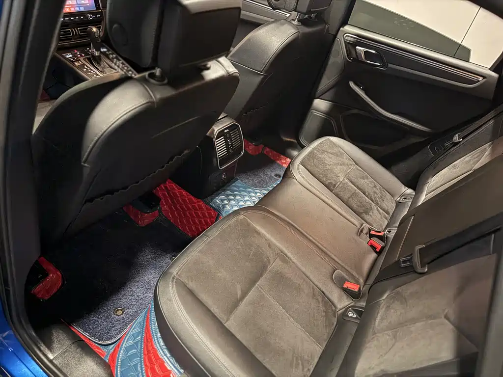 Porsche Macan — миниатюра 7