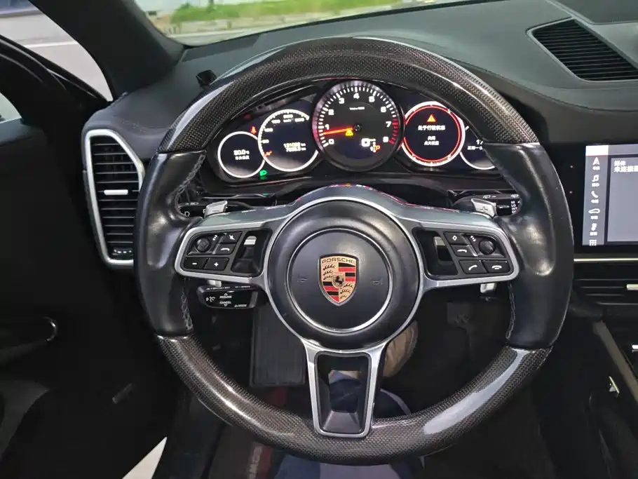 Porsche Cayenne — миниатюра 15