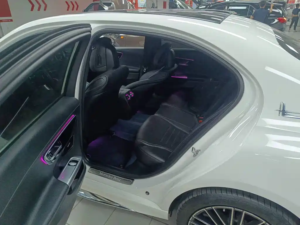 Mercedes-Benz C-Class — миниатюра 4