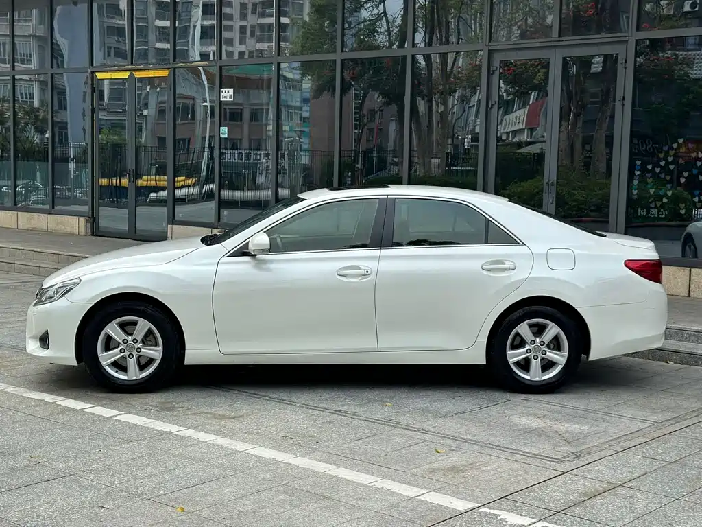 Toyota Reiz 2013 2.5V