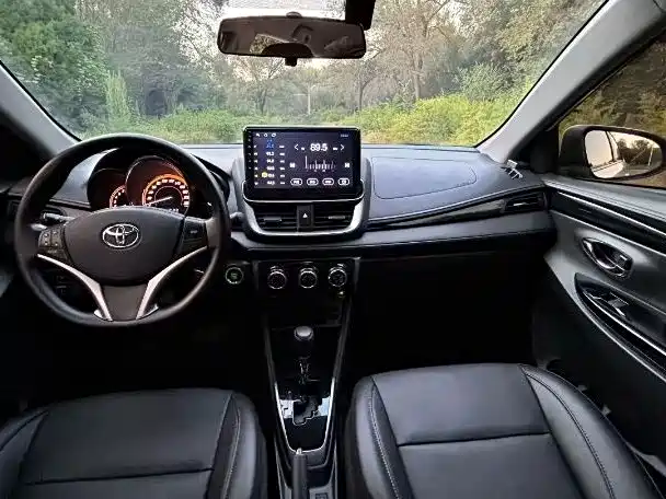 Toyota Yaris L — миниатюра 4
