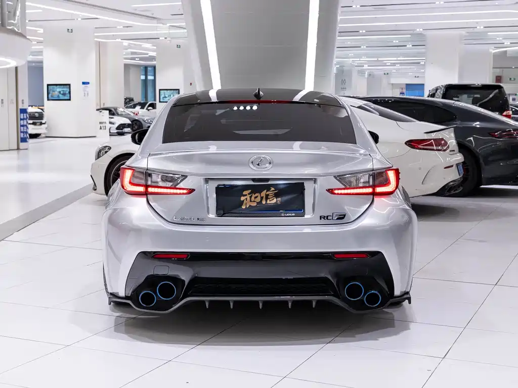 Lexus RC F 2015 F 5.0L