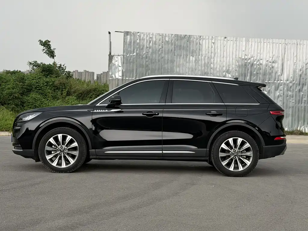Lincoln Corsair — миниатюра 4
