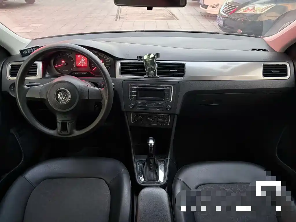 Volkswagen Santana — миниатюра 6