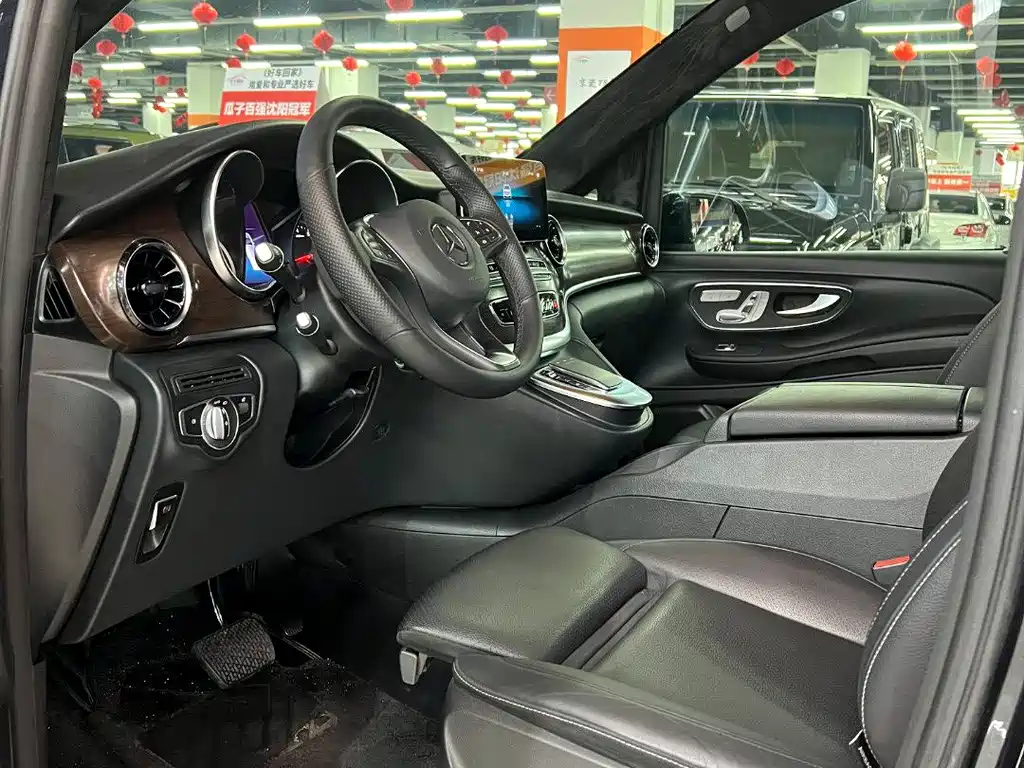 MERCEDES-BENZ V CLASS