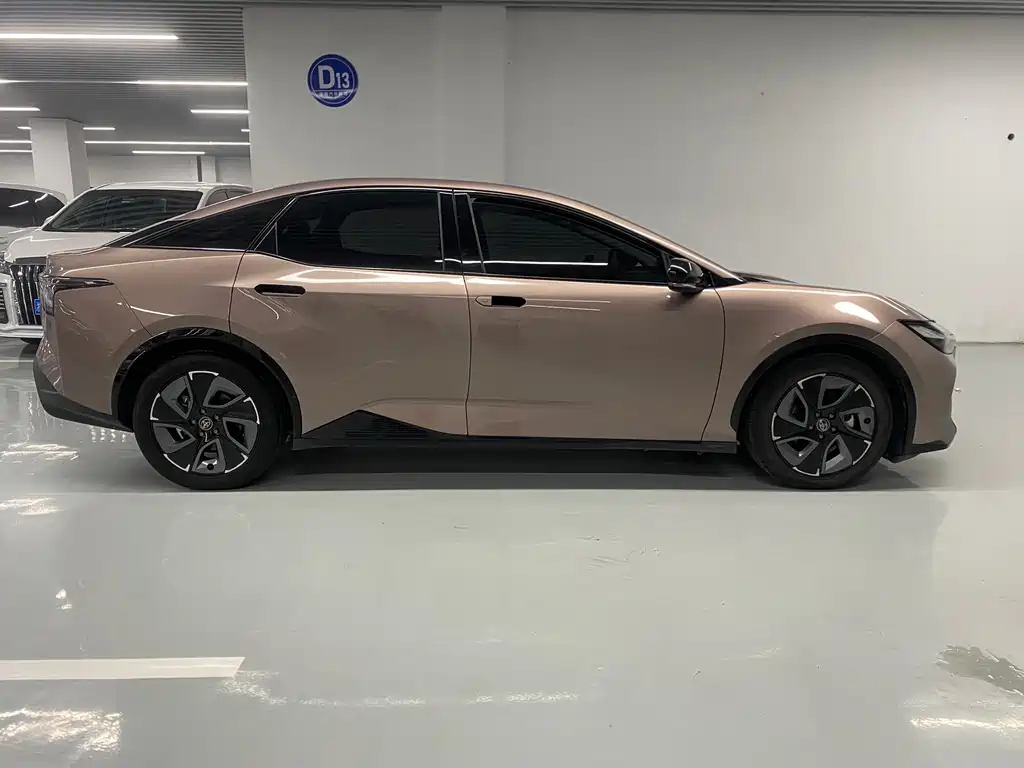 Toyota bZ3 — миниатюра 5
