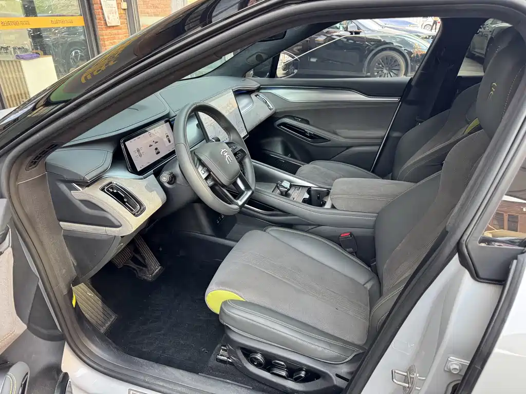 BYD L EV — миниатюра 8