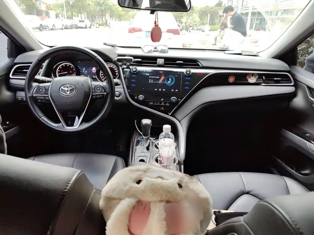 Toyota Camry — миниатюра 13