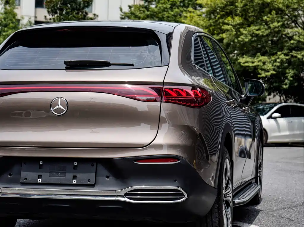 Mercedes-Benz EQE SUV — миниатюра 5