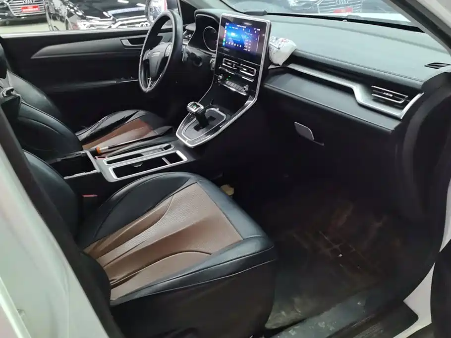 Haval M6 — миниатюра 8