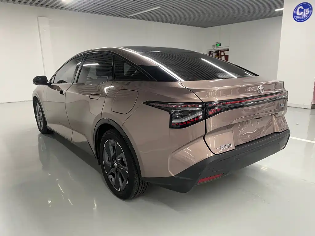 Toyota bZ3 — миниатюра 8