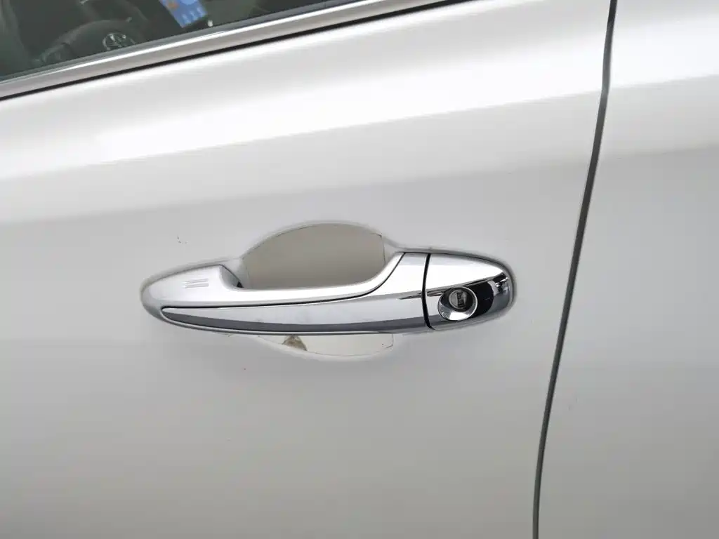 Toyota RAV4 — миниатюра 18