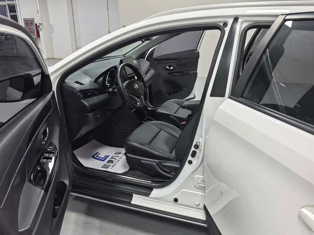 Toyota Yaris L — миниатюра 11