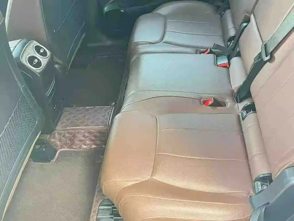 Mercedes-Benz GLB — миниатюра 8